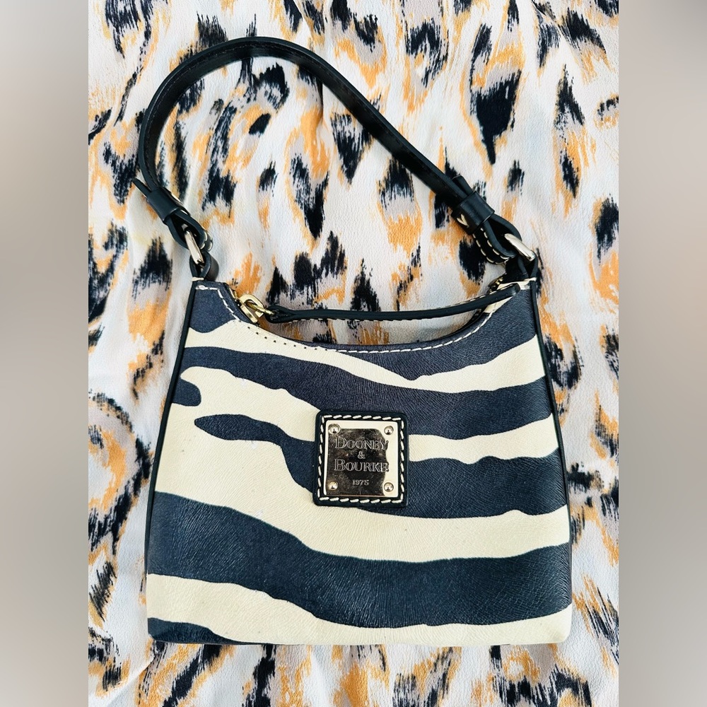 🦓 Vintage Dooney & Bourke mini leather zebra 🦓 print bag